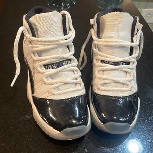Jordan 11 Gently worn. Great deal